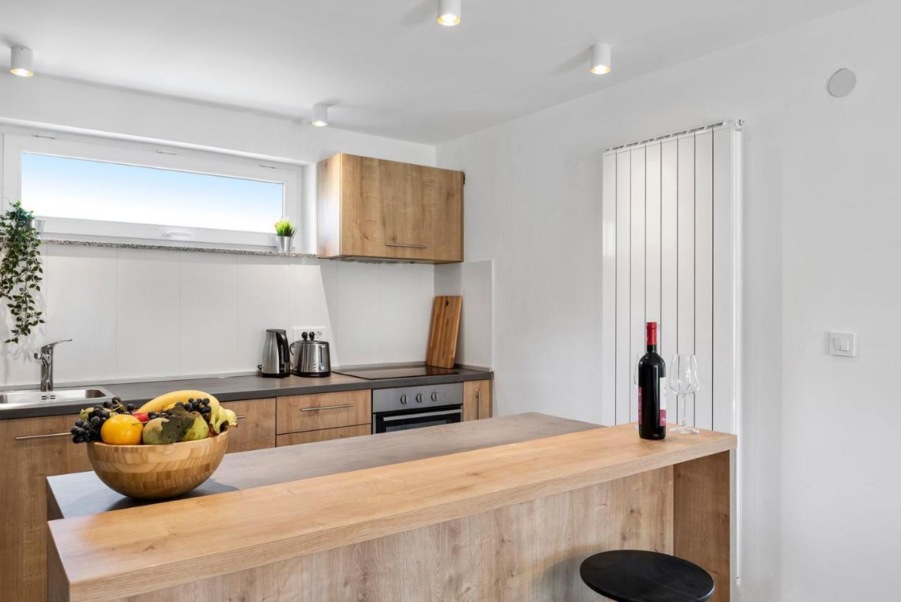 Velebit Lodge Lovinac  Luaran gambar