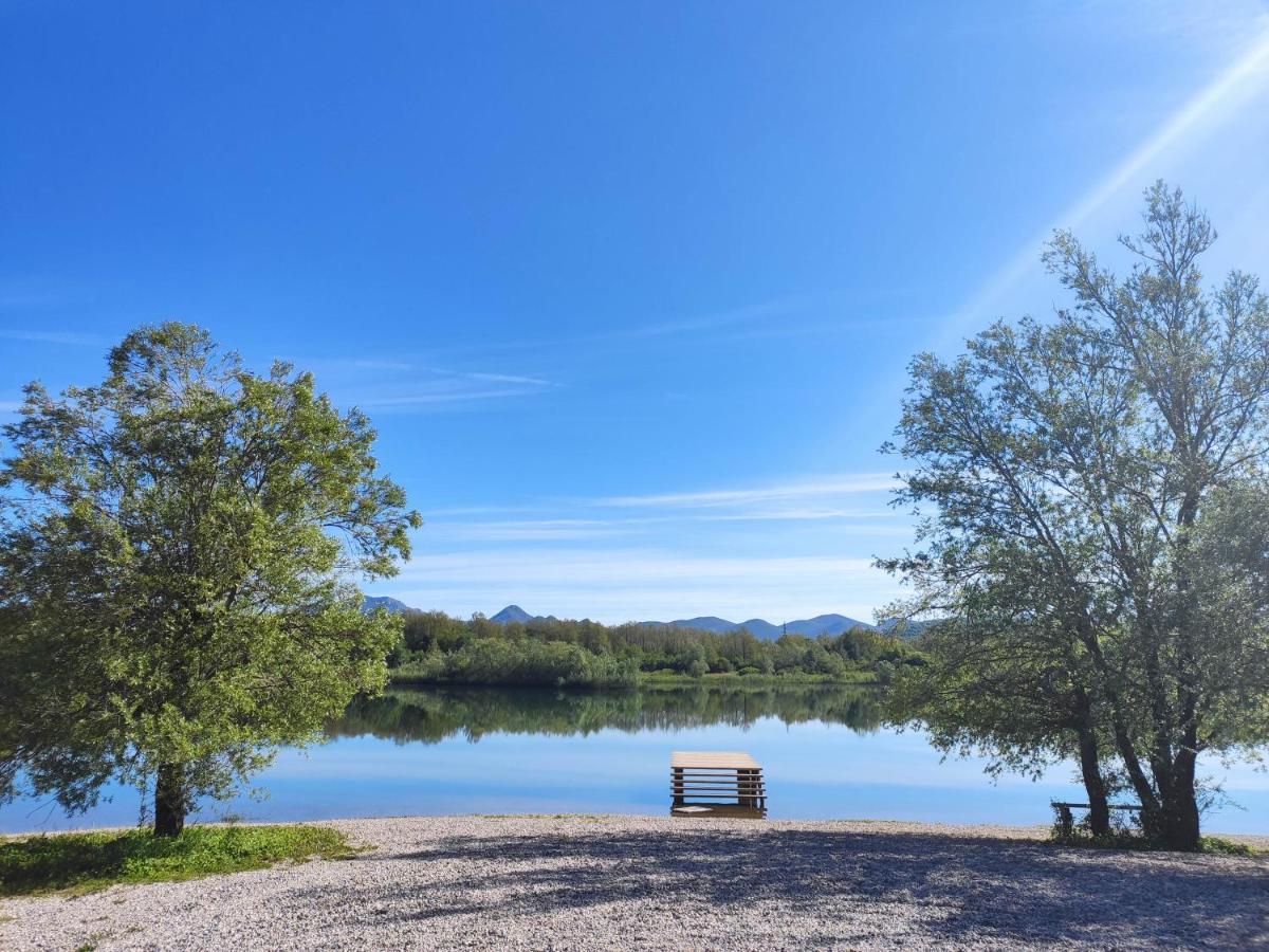 Velebit Lodge Lovinac  Luaran gambar
