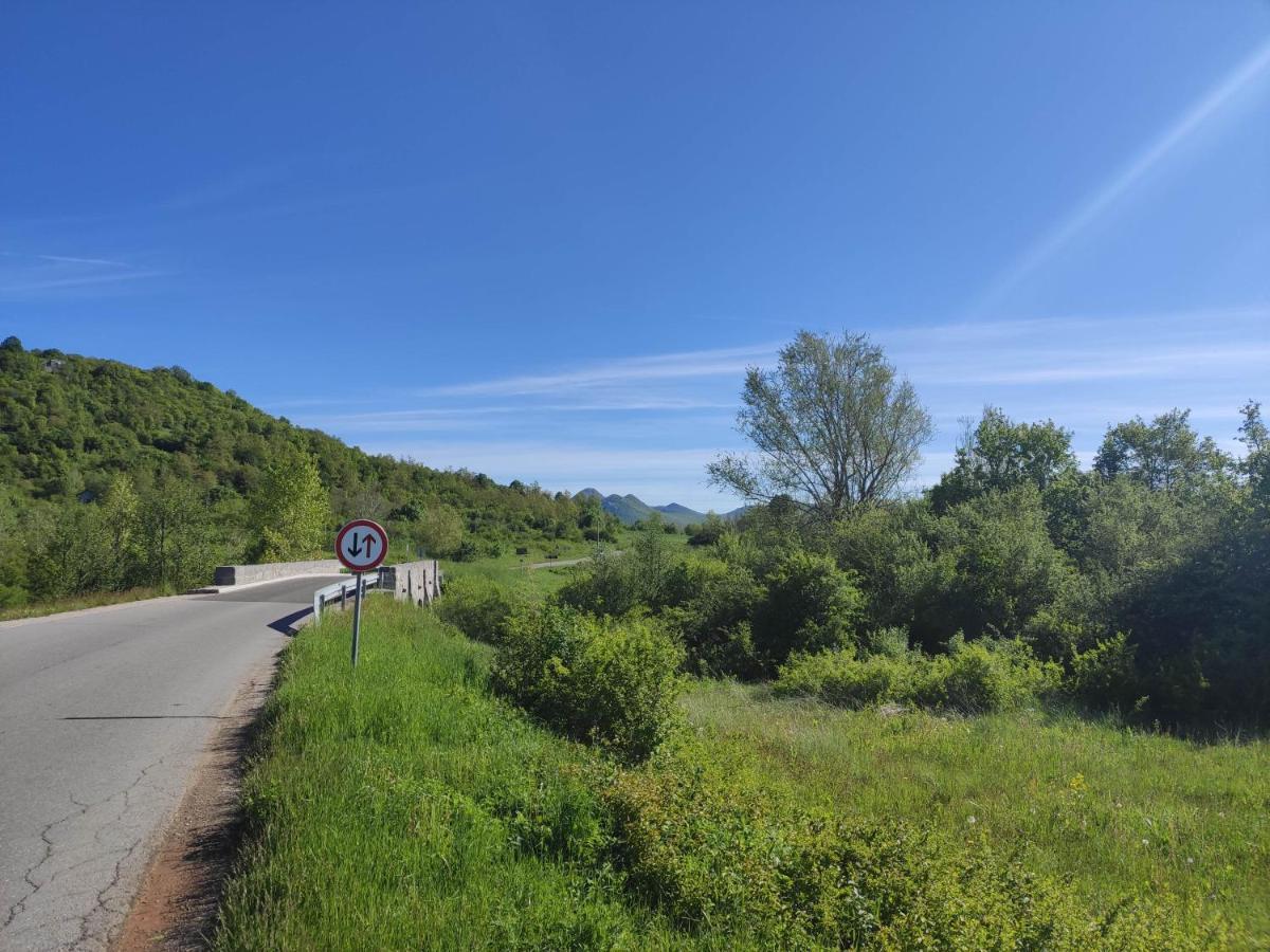 Velebit Lodge Lovinac  Luaran gambar