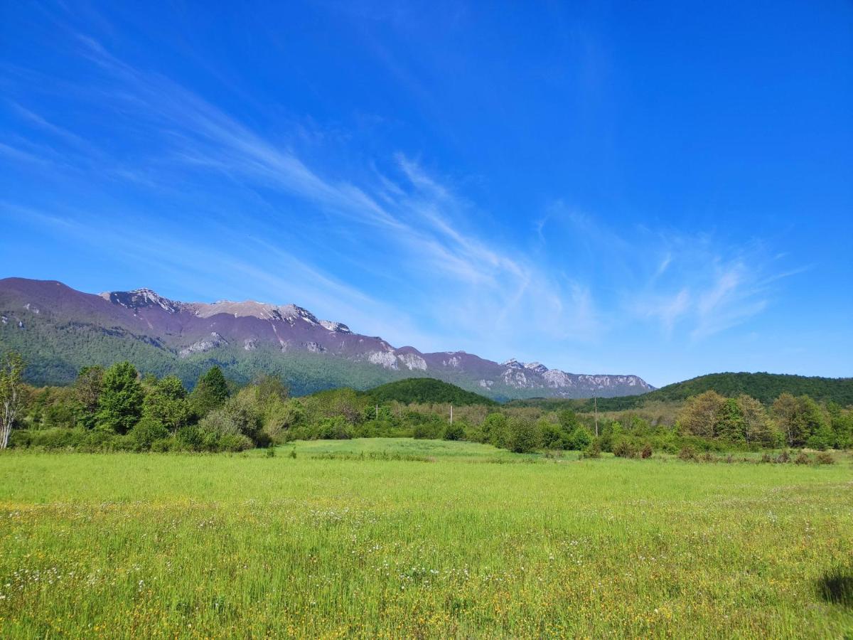 Velebit Lodge Lovinac  Luaran gambar